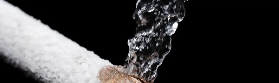 Burst water pipe spraying in a Des Plaines, IL home