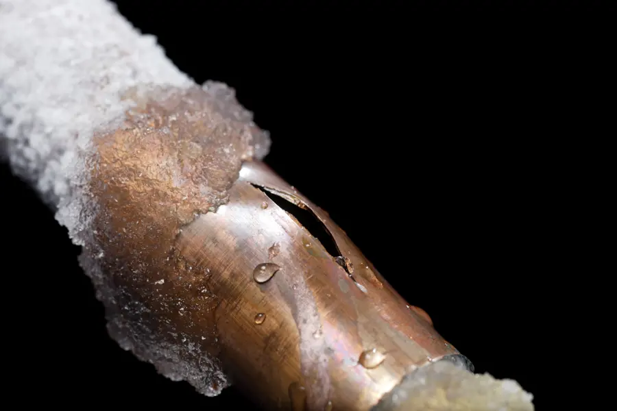 Frozen and split water pipe in a Des Plaines, IL home